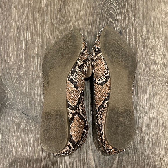 Steve Madden Studded Pointed Toe Loafer in Brown Snakeskin pattern size 7 - Picture 5 of 5